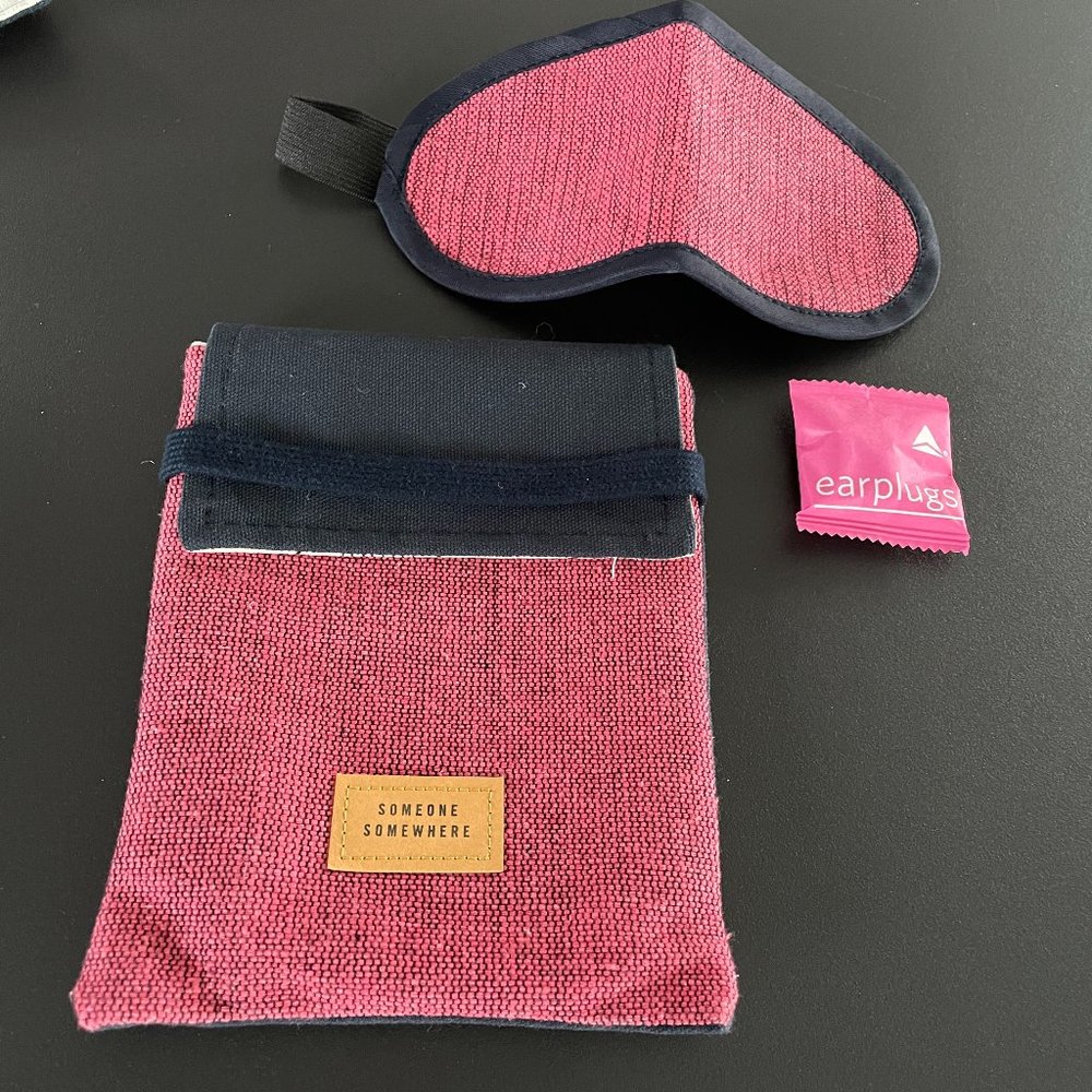 SOMEONE SOMEWHERE Delta Airline Premium Amenity Toiletry Kit Pouch With Eye Mask